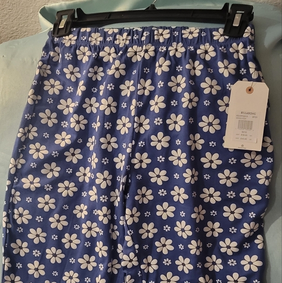 Billabong *NWT* Going High Stretchy Knit Flared Pants size M - Picture 3 of 6